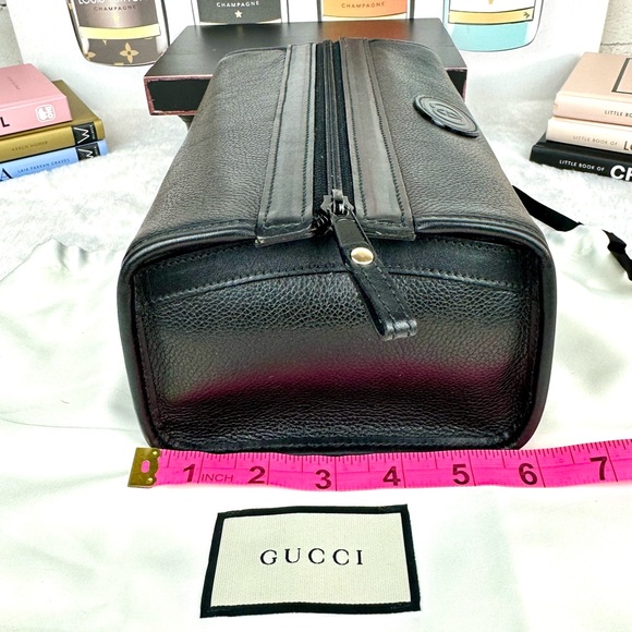 GUCCI Black Leather Toiletry Cosmetic Case Pouch for Man or Woman - Picture 14 of 16